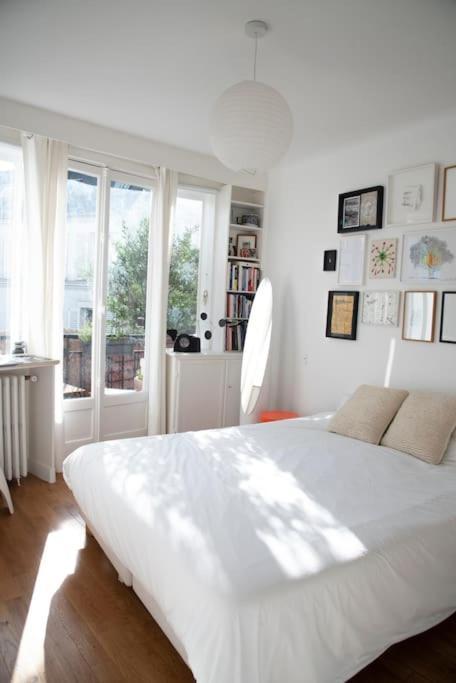 Triplex Lumineux Avec Balcon - 500m Champs Elysees Appartement Paris