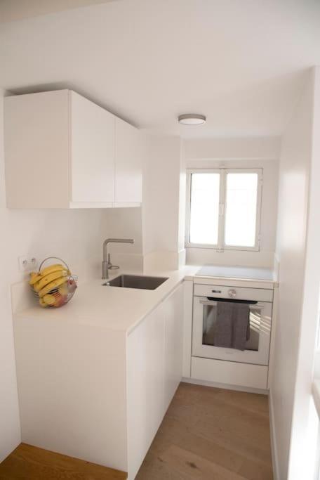 Triplex Lumineux Avec Balcon - 500m Champs Elysees Appartement Paris