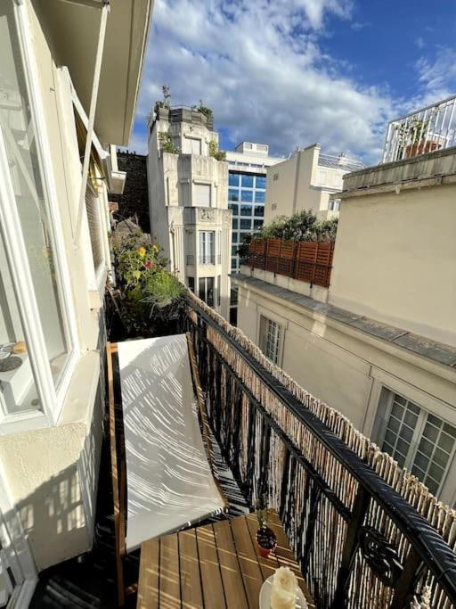 Appartement Triplex Lumineux Avec Balcon - 500m Champs Elysees Paris